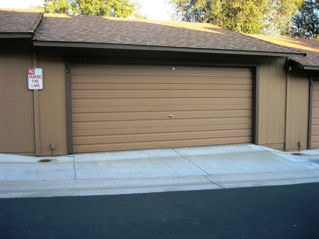 Building Photo - Condo