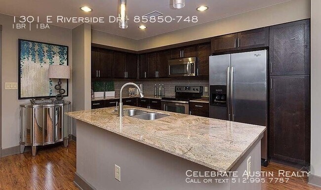 Building Photo - RV Luxury Apartments