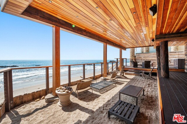 Foto del edificio - 24916 Malibu Rd