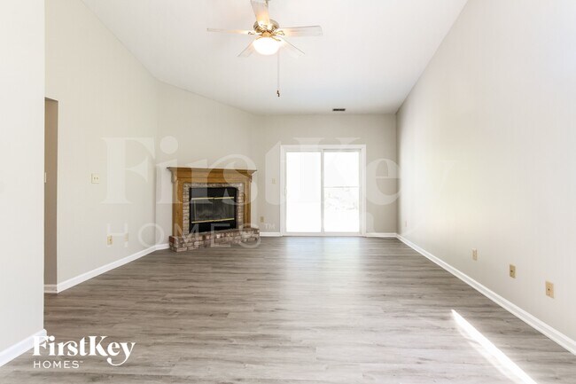 Building Photo - 6747 Long Run Dr