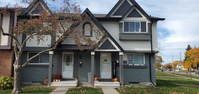 Photo du bâtiment - Briarfield Estates - South