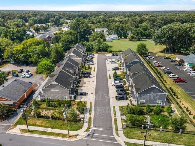 Foto del edificio - 4513 Josephine Ln