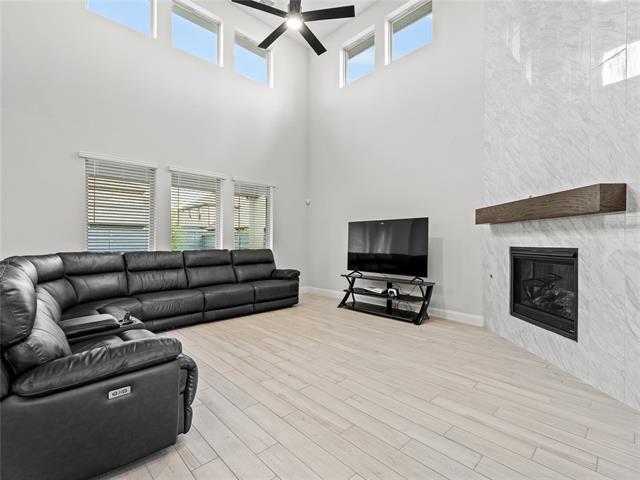 Foto del edificio - 7637 Bird Cherry Ln