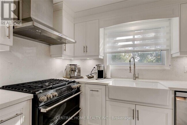 Photo du bâtiment - 72 Eastman Crescent