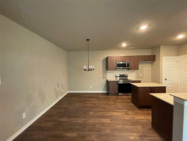 Building Photo - 9765 Grosbeak Ln