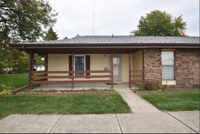 Primary Photo - 802 Berkley Cir