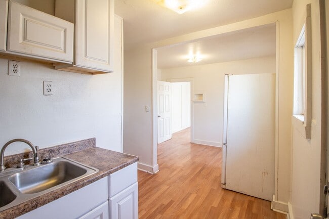 Building Photo - 207 Temple Ave