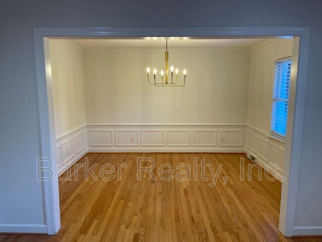 Foto del edificio - 1008 Deerfield Rd