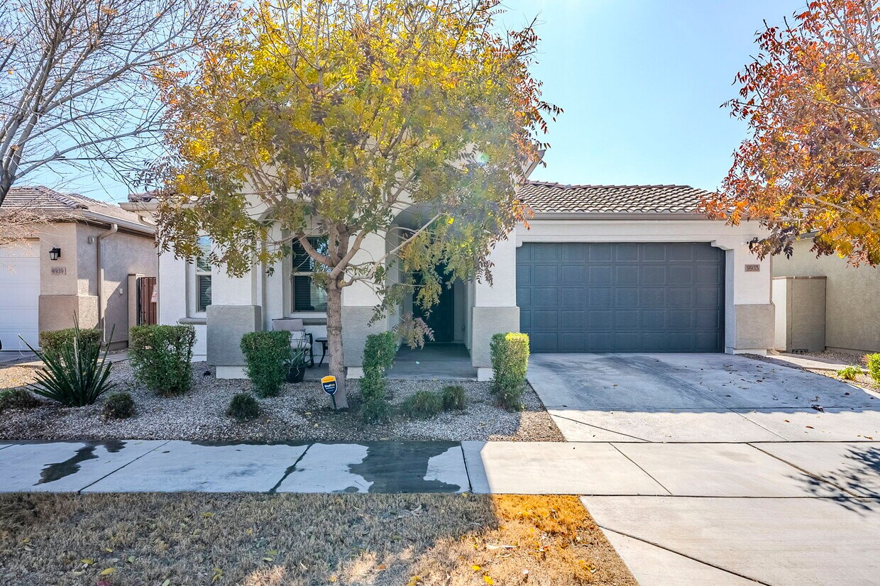 Foto principal - 9935 E Thornbush Ave