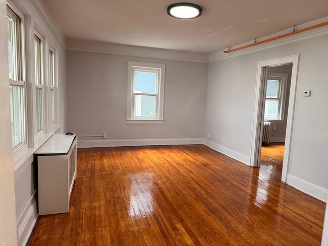 Building Photo - 67 Dobbs Ferry Rd