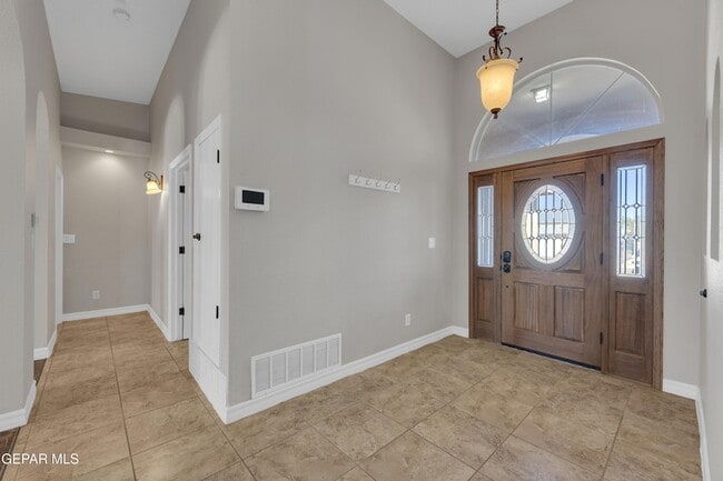 Building Photo - 232 Ave Mirador