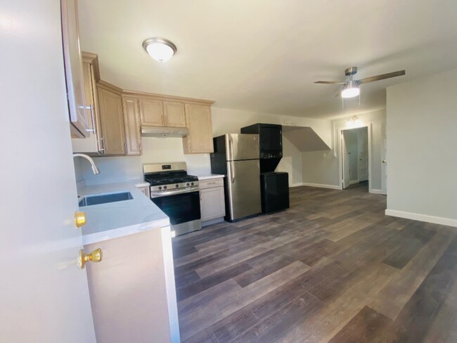 Foto del edificio - 1140 1/2 West St