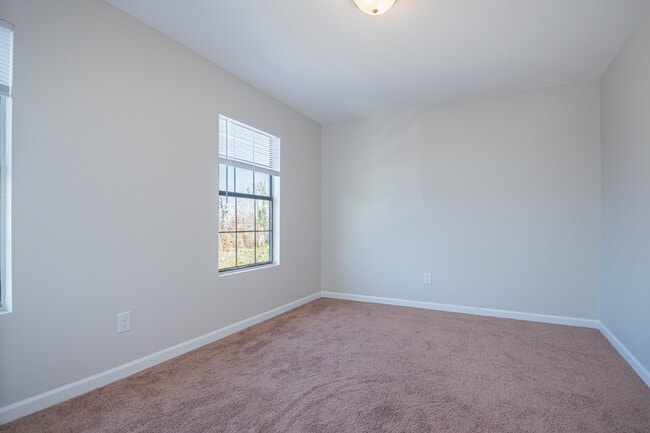 Foto del edificio - 4900 E 11th St
