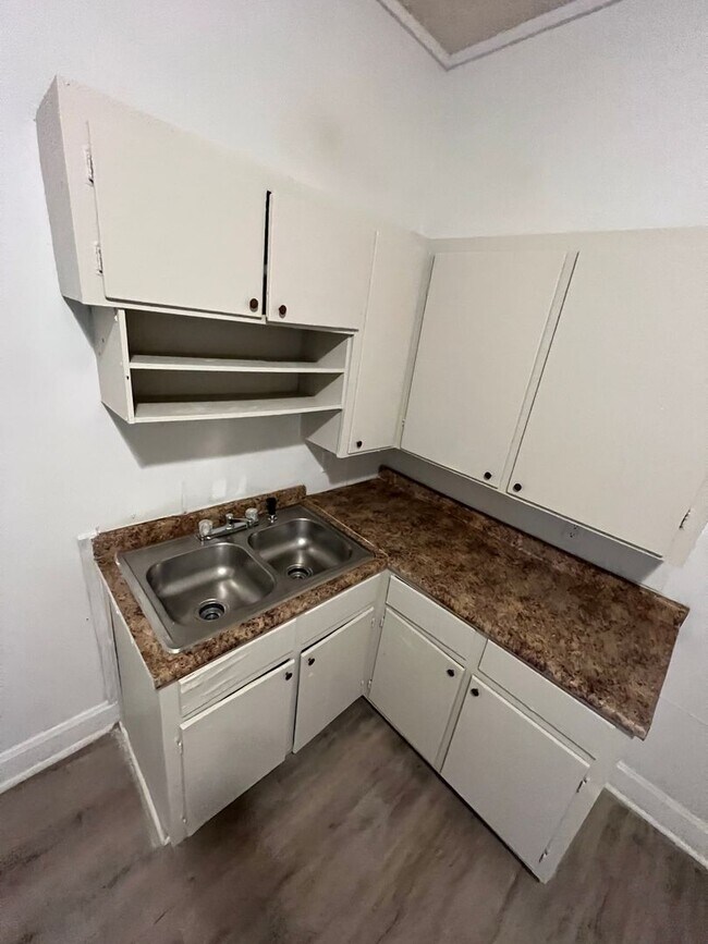 Foto del edificio - 3 bedroom 2 Bath $875