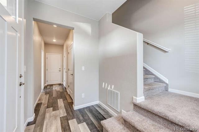 Building Photo - 1556 Castle Creek Cir