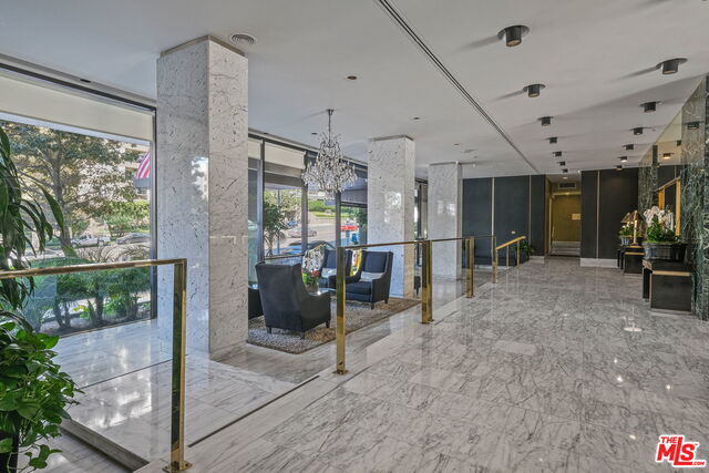 Building Photo - 10450 Wilshire Blvd