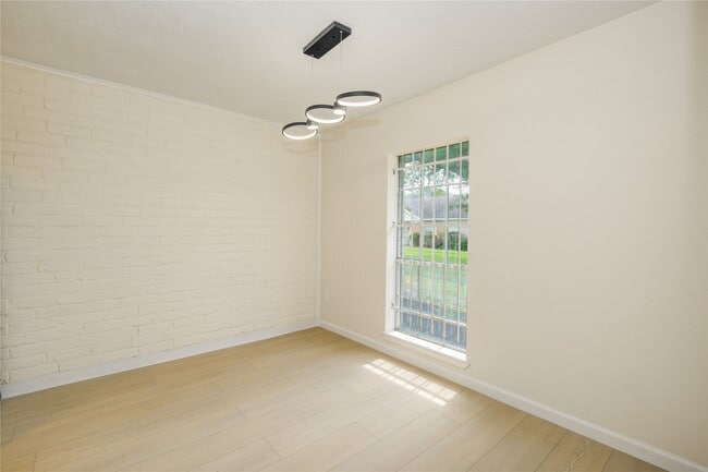Foto del edificio - 12803 High Star Dr