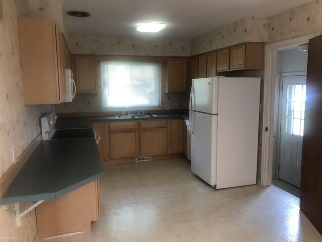 Building Photo - 3 br, 1.5 bath House - 1043 Waltham Ave SE