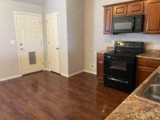 Building Photo - 864 NW Evans Cir