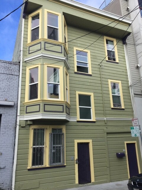 Front - 43 Juniper St