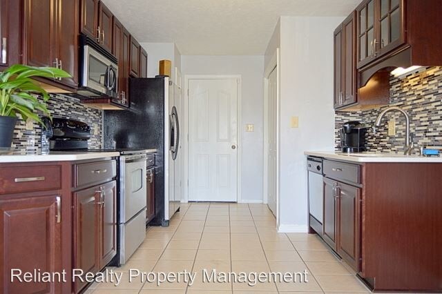 Building Photo - 2522 Centerstone Cir