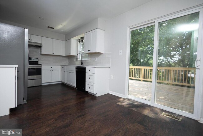 Foto del edificio - 4971 Lambsgate Ln