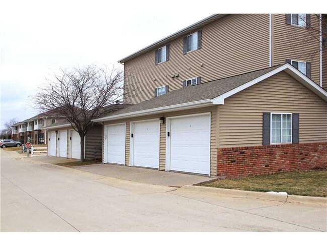 Foto del edificio - 2664 Triple Crown Ln