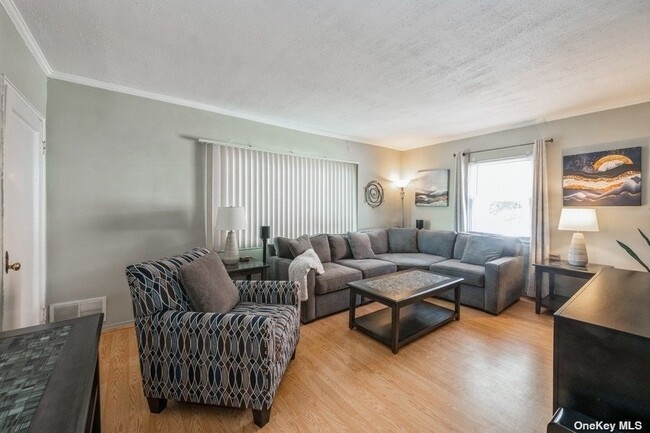 Foto del edificio - 73-43 198th St