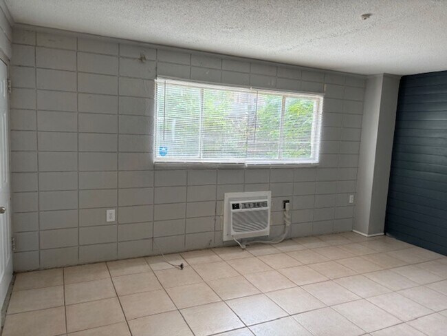 Photo - 881 Violet St Apartment