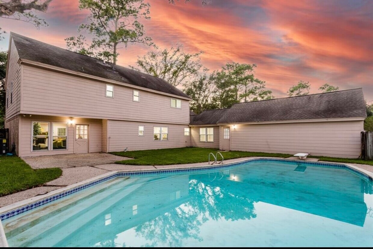 Foto principal - 15614 Pebble Bend Dr