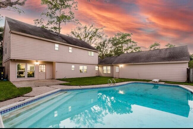 Foto del edificio - 15614 Pebble Bend Dr