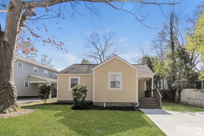Building Photo - 3226 Draper Ave