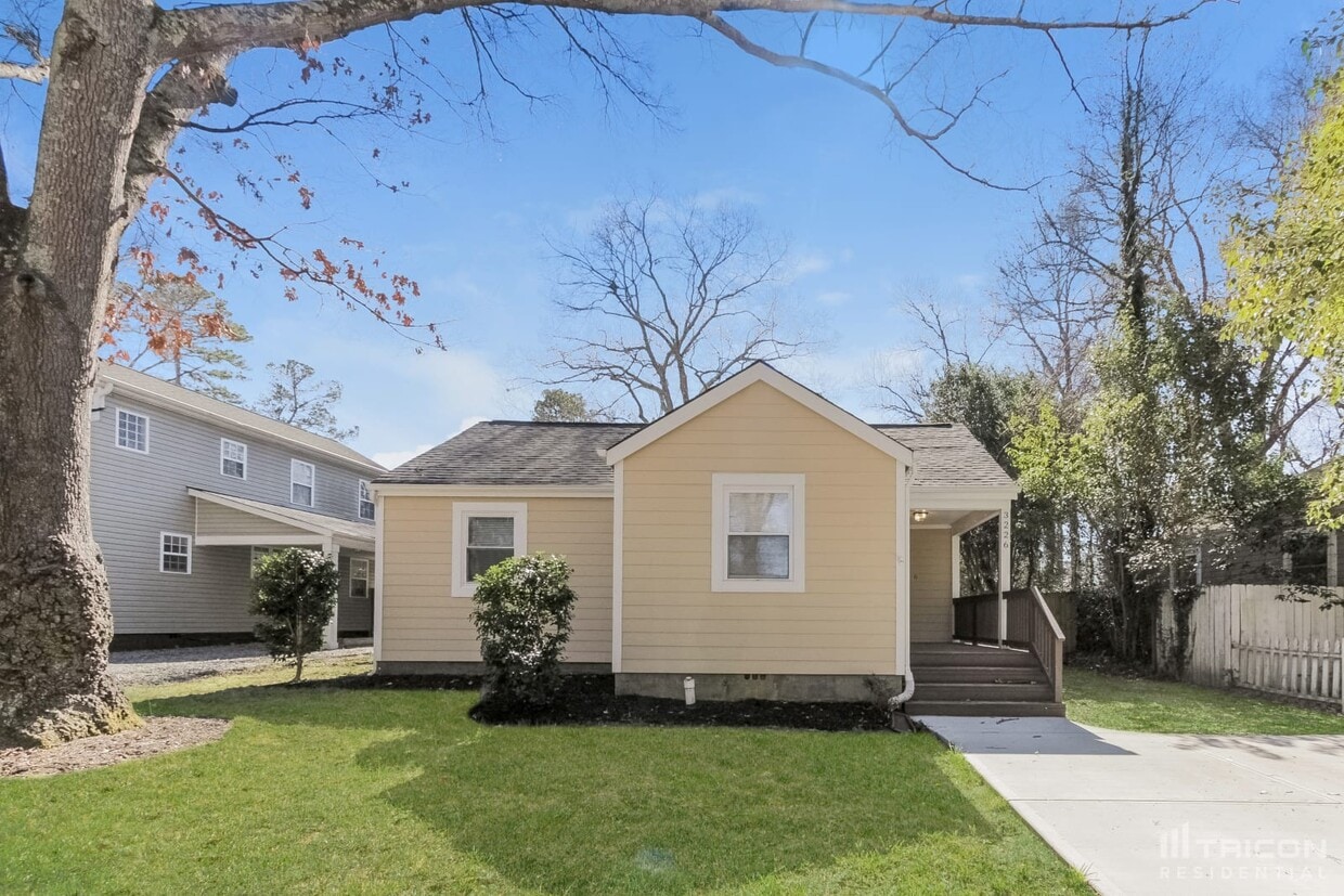 Primary Photo - 3226 Draper Ave