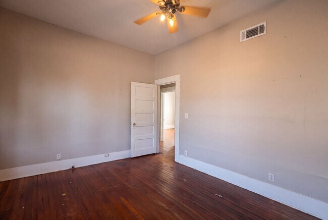 Foto del edificio - 628 Olive St