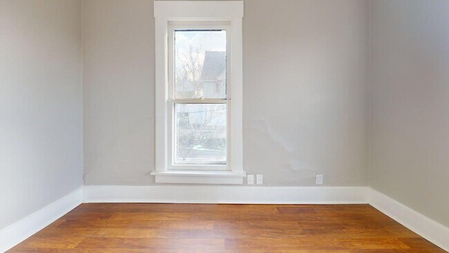 Foto del edificio - Beautifully Renovated 3-Bedroom Home in NE Canton