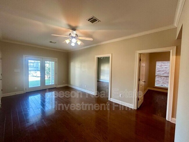 Foto del edificio - 5721 S Lakeshore Dr