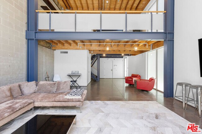 Building Photo - 2112 Narcissus Ct