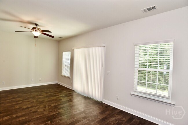 Foto del edificio - 411 Ferguson Ln