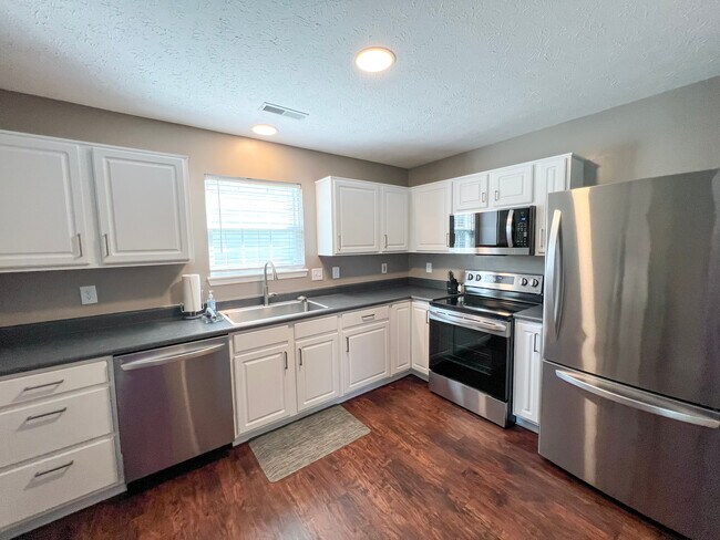 Foto del edificio - 13255 Summerwood Ln