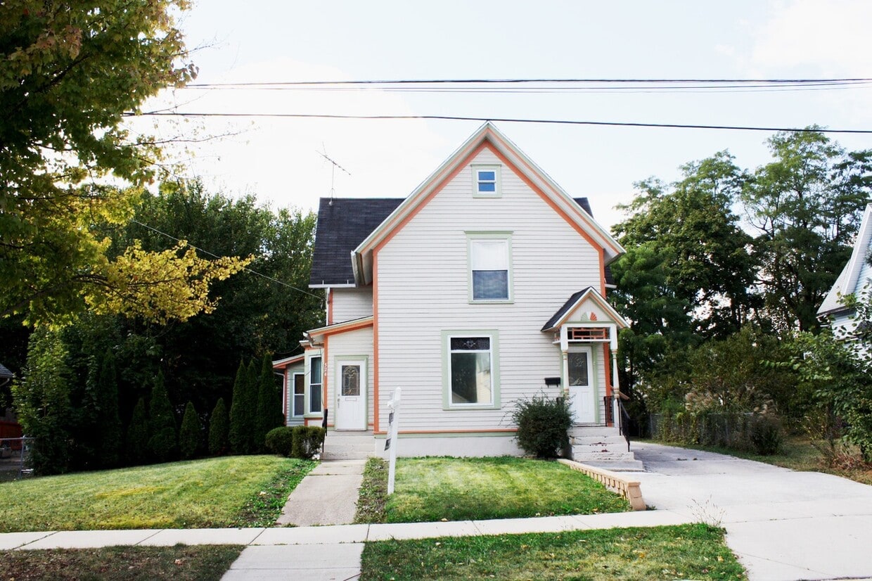 Primary Photo - 524 Grace St