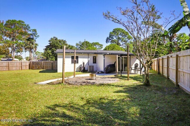 Foto del edificio - 3506 Claridge Rd E