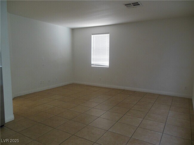 Foto del edificio - 6536 Hillside Pine St