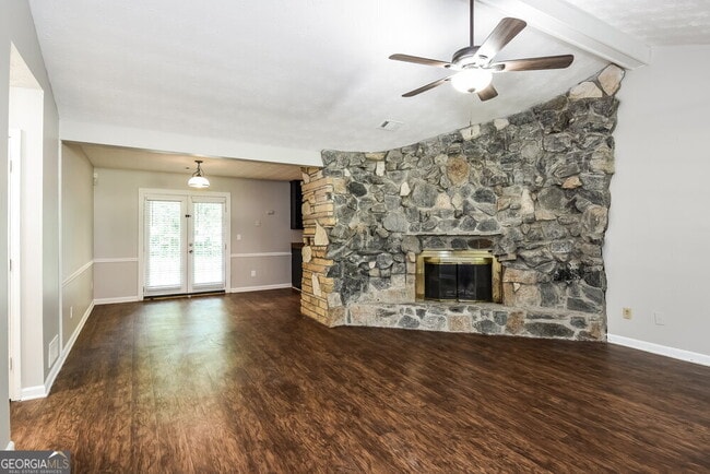 Building Photo - 897 Raintree Ct SE