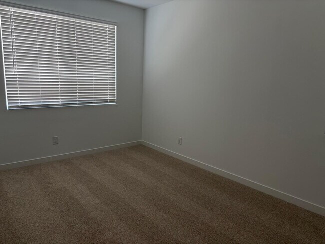 Foto del edificio - 12011 Calle de Pompas W