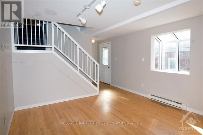 Building Photo - 160 Mafeking Ave