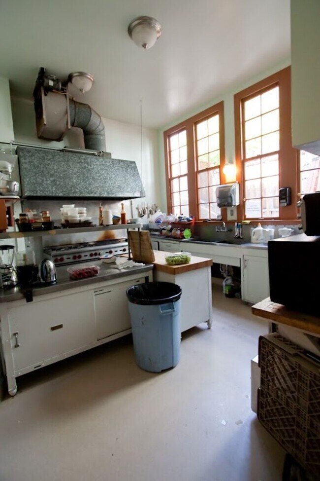 Foto del edificio - 2627V - Alpha Chi Sigma