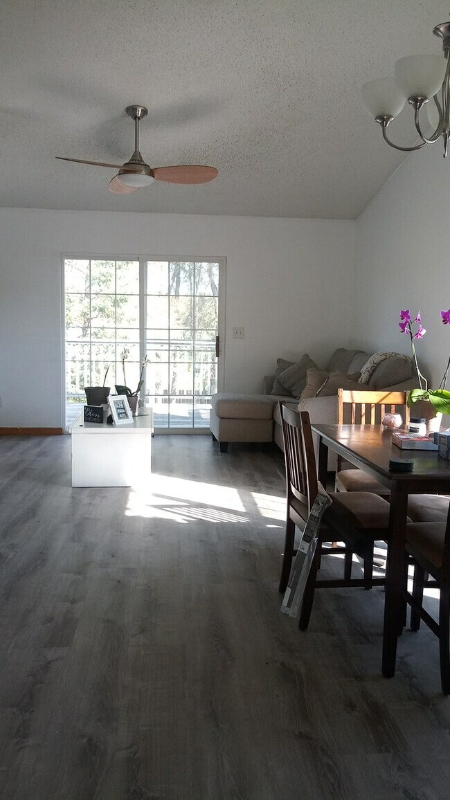 Foto del edificio - 1675 Hemingway Ln