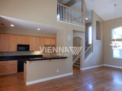 Foto del edificio - 12136 Gold Bluff Ln
