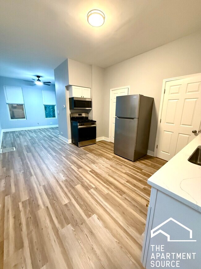 Foto del edificio - 942 N Elston Ave