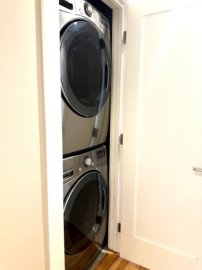 Foto del edificio - 3912 Utica St